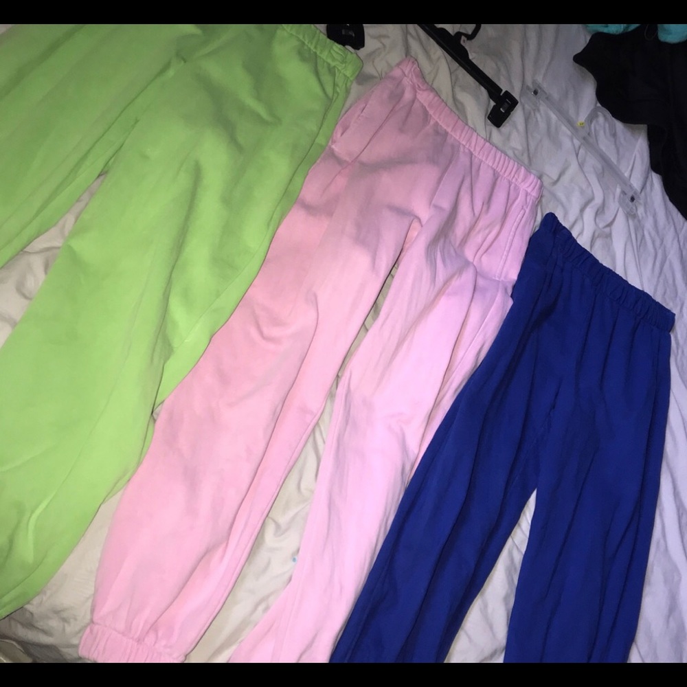 rosa pink sweats for the girls who wants to see